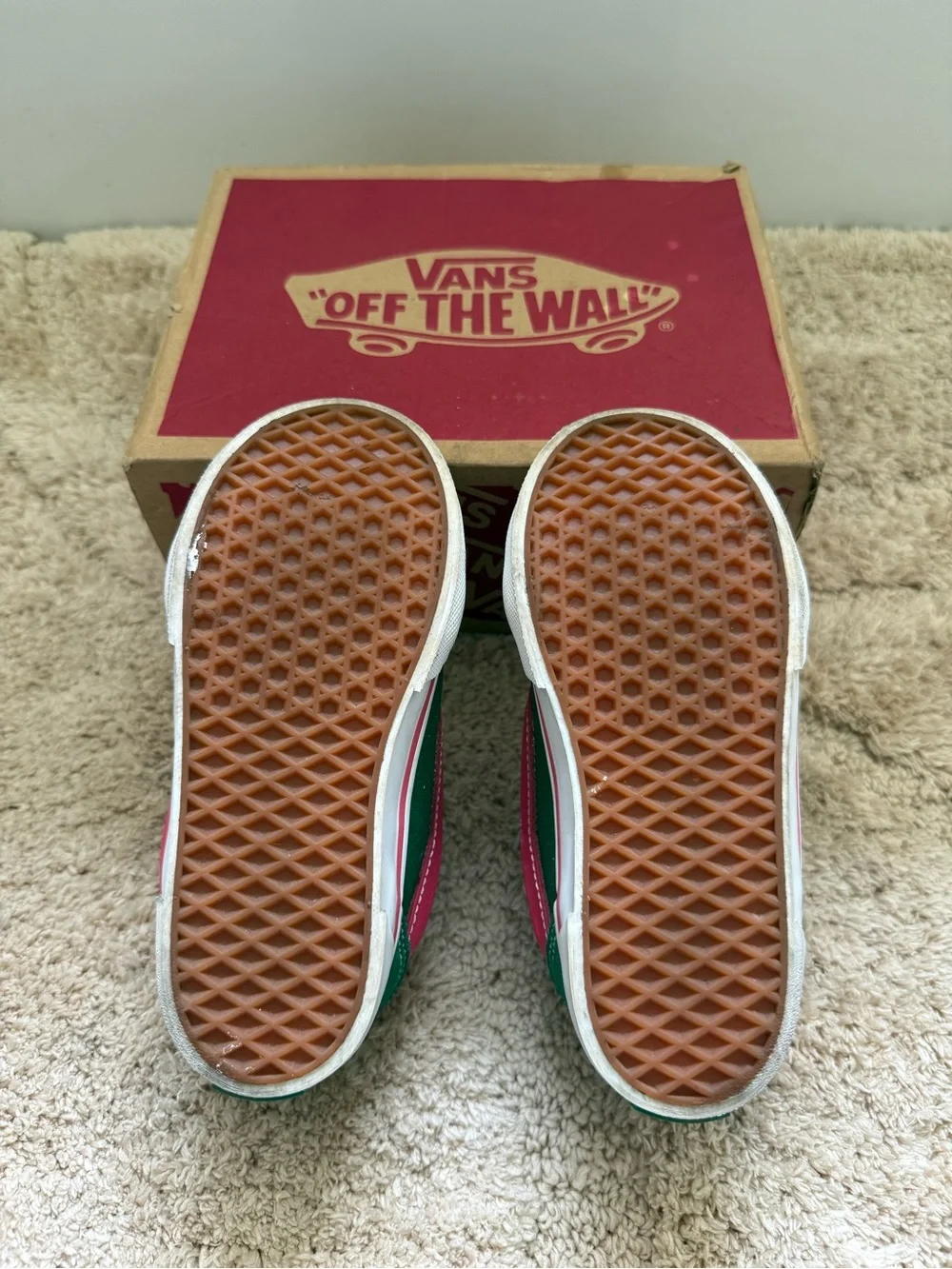 Vans Kids Low-Top Sneakers Green with Pink Stripe- Size 9